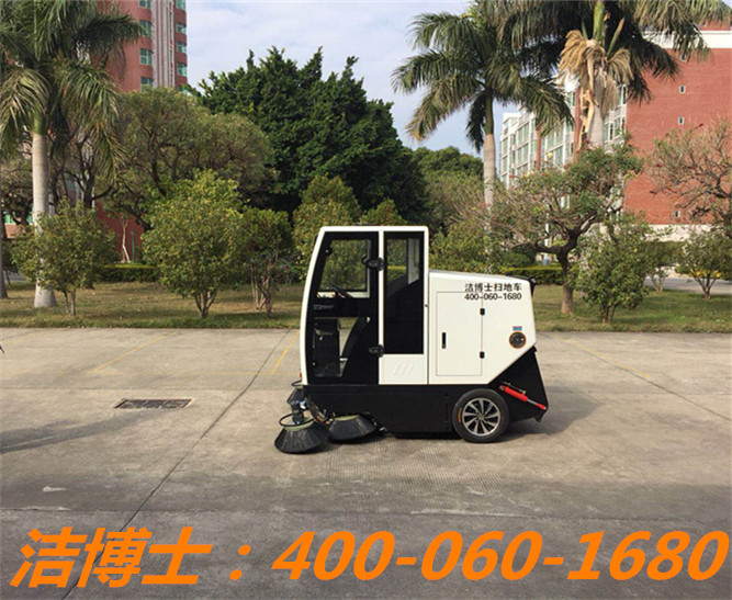 潔博士電動(dòng)掃地車(chē)客戶(hù)案例——泉州軍分區(qū) 潔博士電動(dòng)掃地車(chē)客戶(hù)案例——泉州軍分區(qū)